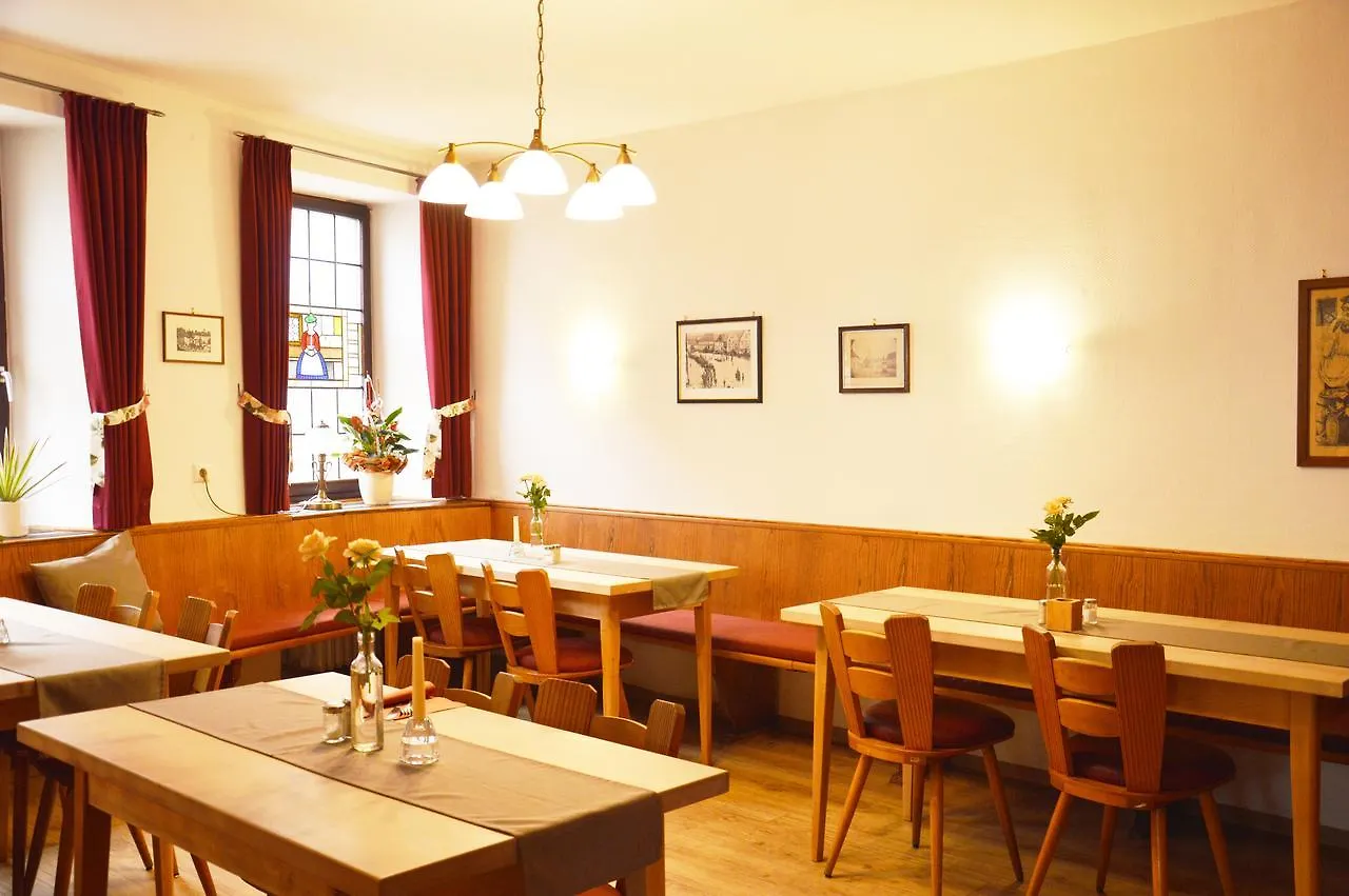 Hotel Gasthof Metzgerei Lamm - Benedikt Rueckel Geiselwind 0*,