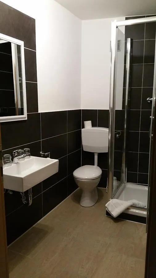 Hotel Gasthof Metzgerei Lamm - Benedikt Rueckel Geiselwind Duitsland